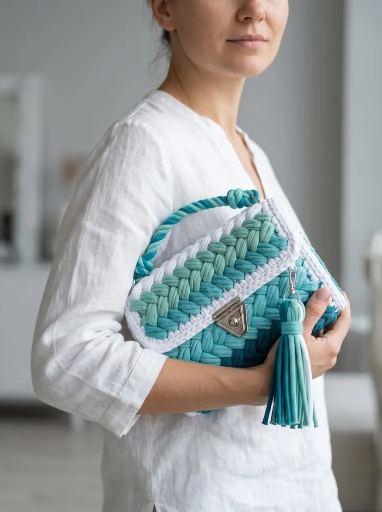 Ocean Breeze Ombre Braided Purse Free Crochet Pattern